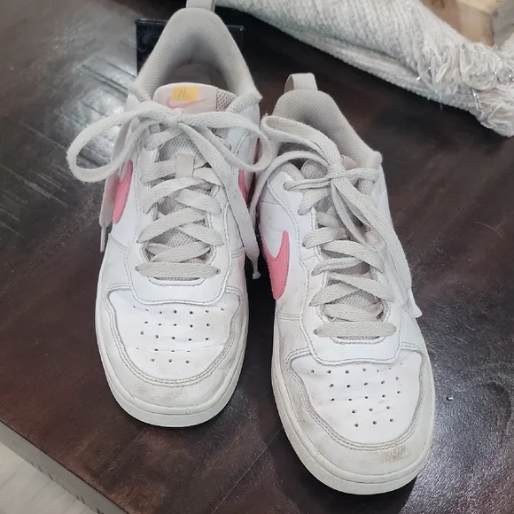 Nike Pink and White Classic Sneakers 5.5Y - Picture 3 of 14